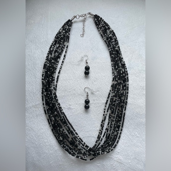 Brand New Earrings and Multilayered Necklace Set - Picture 4 of 4